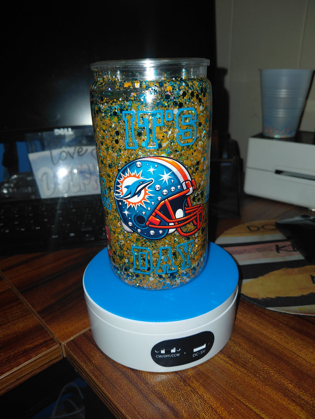 16oz dolphins suspended snowglobe tumbler