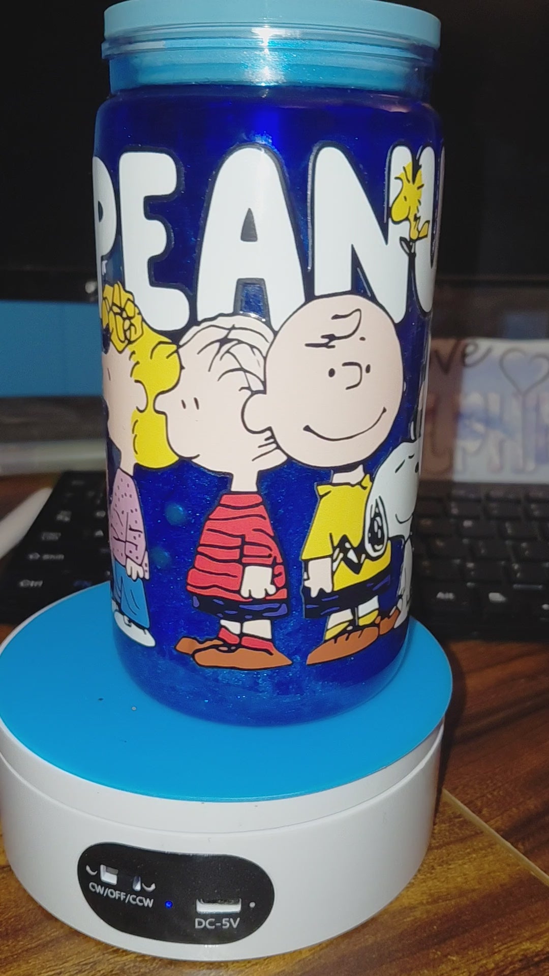 26oz peanuts snowglobe